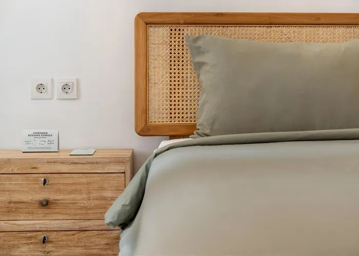 Gelatik Hostel *